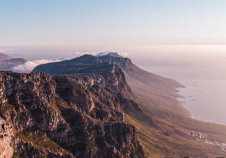 水瓶座女生三月愛(ài)情運(yùn)勢(shì)：三方配對(duì)的奇妙旅程