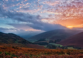 黃明昊雙魚(yú)座與白羊座的愛(ài)情：星座配對(duì)分析